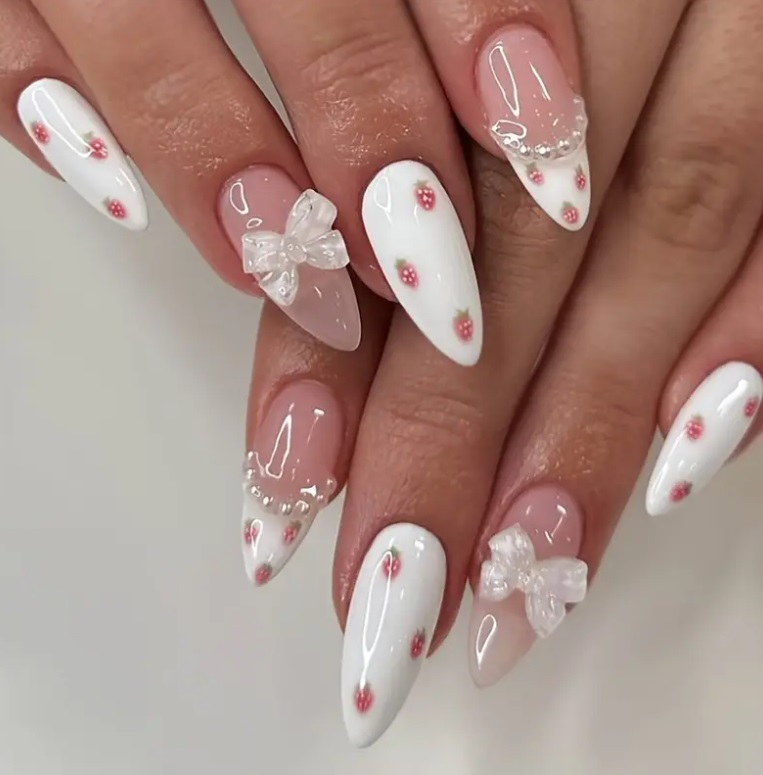 Cherished strawberries - 3D Luxury Nails